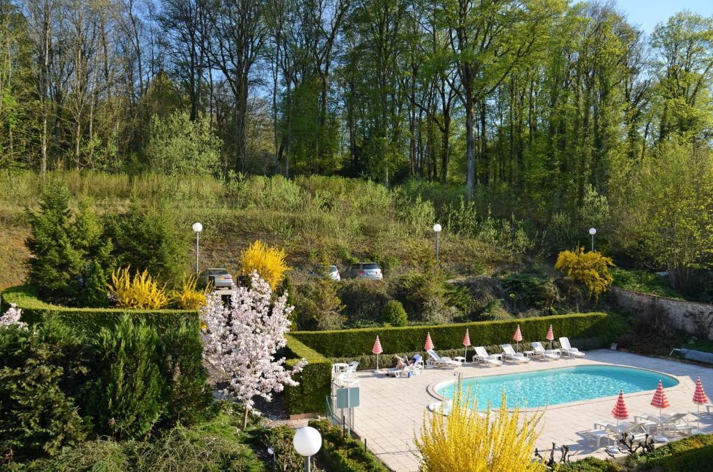 Hotel Et Studios D'Orfeuil Bourbonne-les-Bains Room photo
